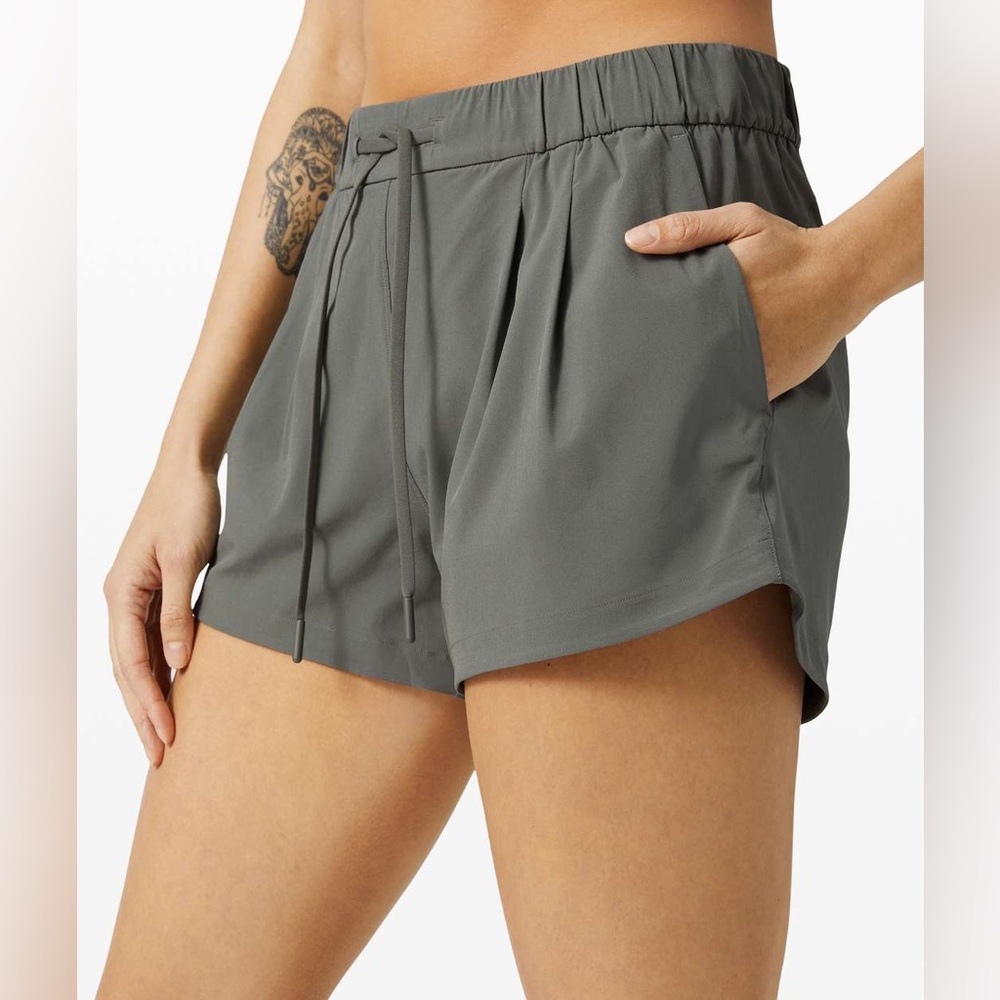 Lululemon Grey Sage Stroll at Sundown Shorts 3"